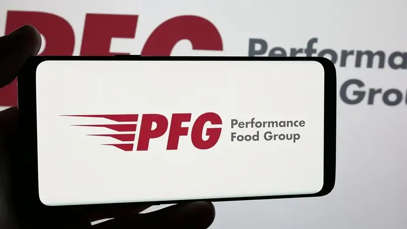 does performance food group hire felons